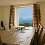 Déjeuner avec la vue sur mer